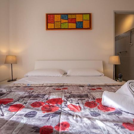 B&B A Casa Di Amici Caserta Eksteriør billede