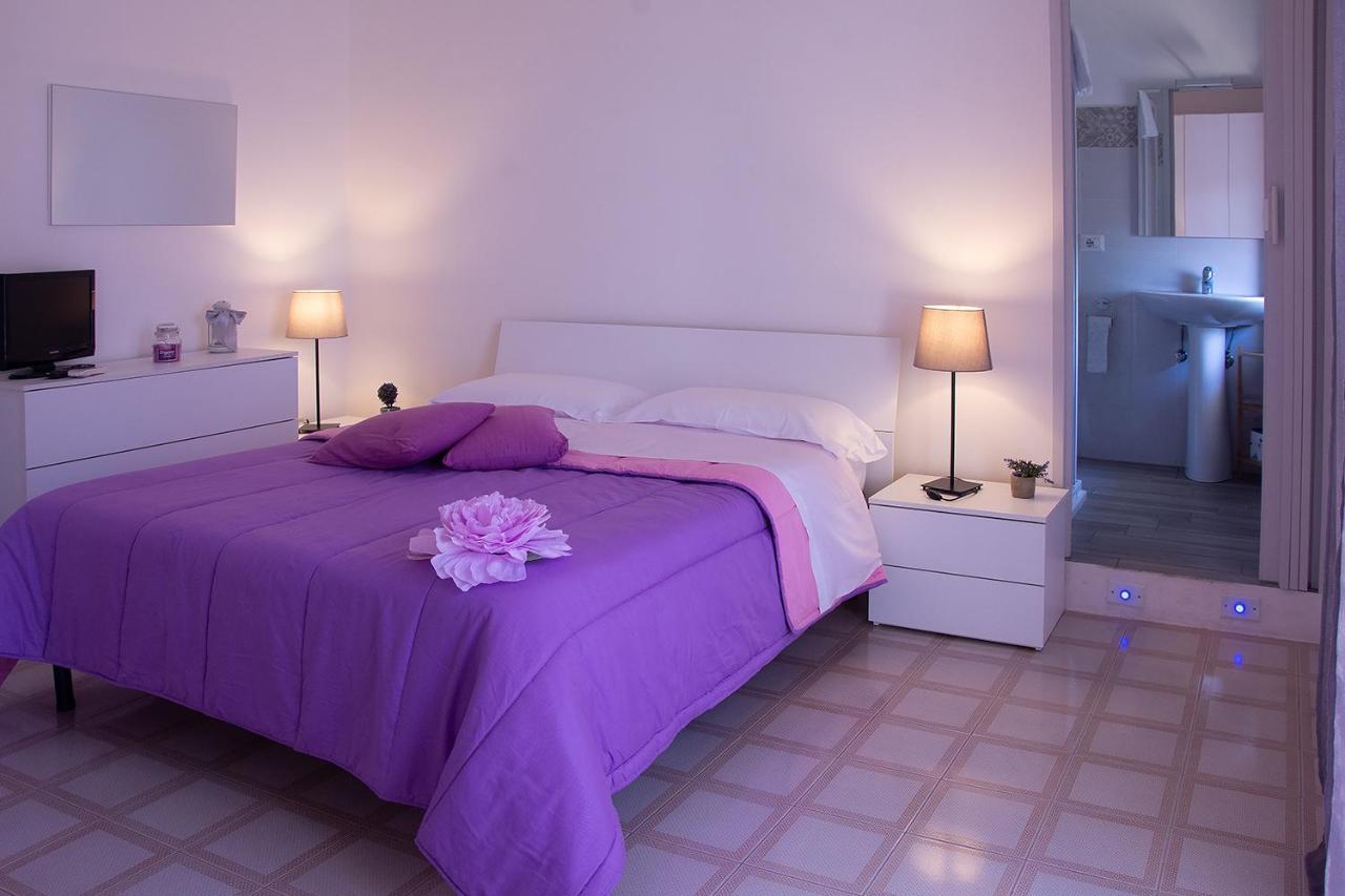 B&B A Casa Di Amici Caserta Eksteriør billede