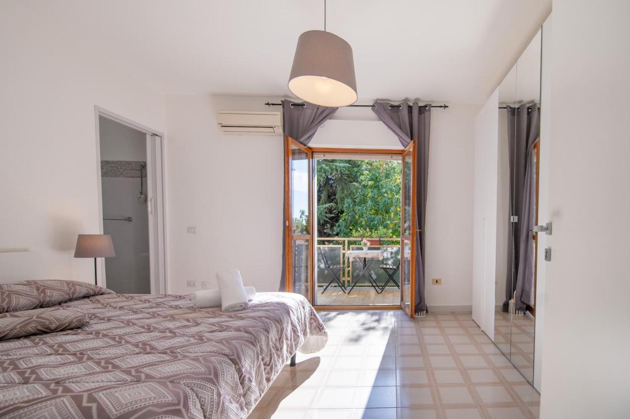 B&B A Casa Di Amici Caserta Eksteriør billede