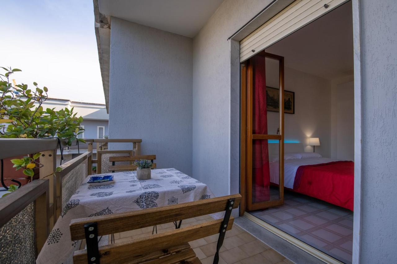 B&B A Casa Di Amici Caserta Eksteriør billede