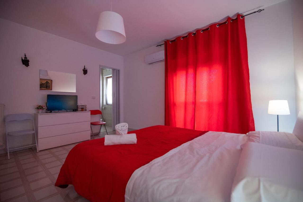 B&B A Casa Di Amici Caserta Eksteriør billede
