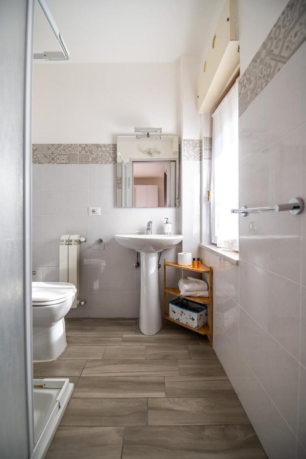B&B A Casa Di Amici Caserta Eksteriør billede