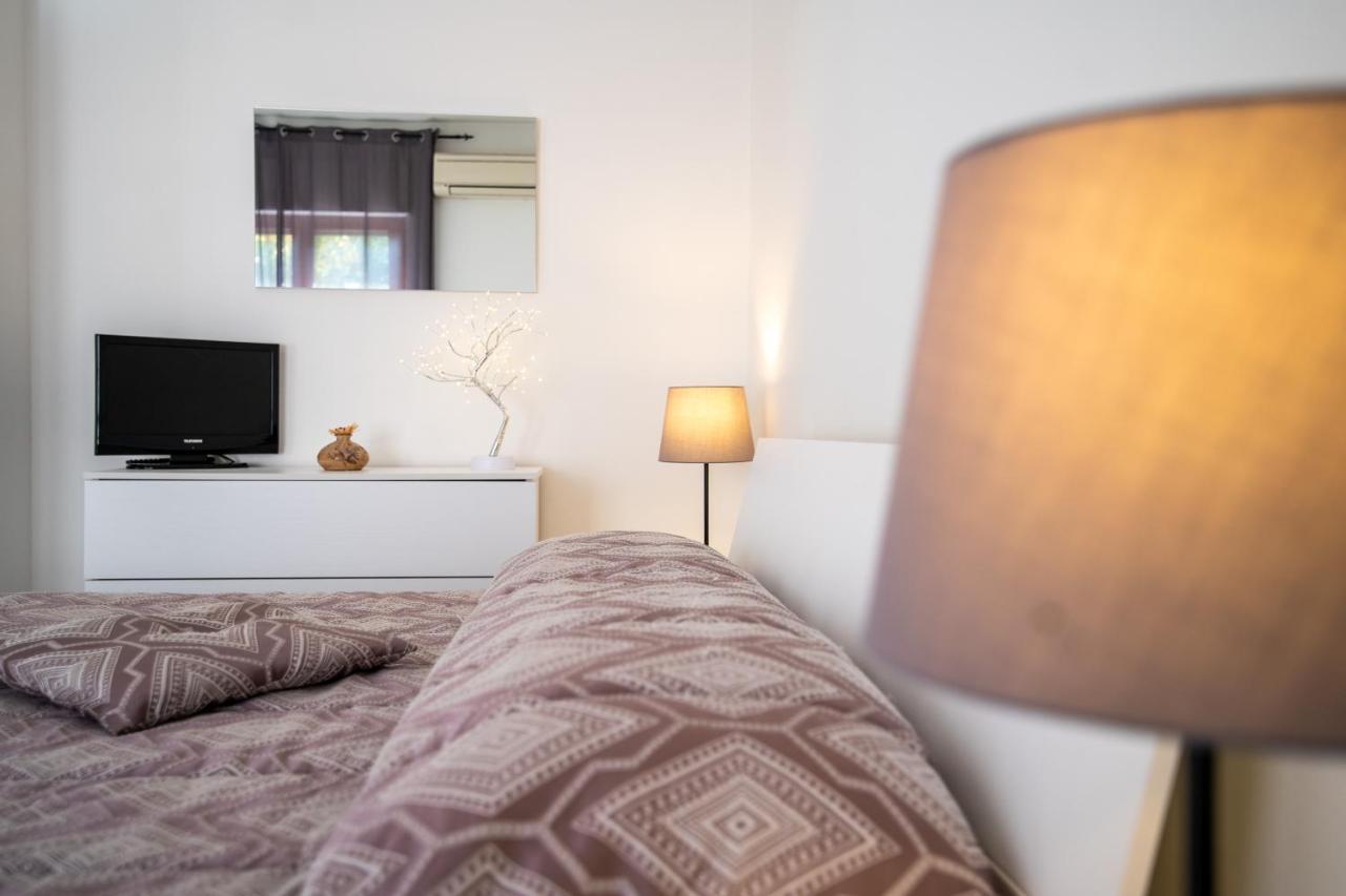 B&B A Casa Di Amici Caserta Eksteriør billede