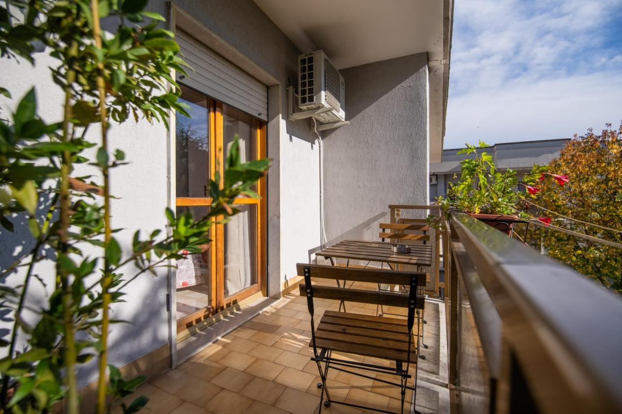 B&B A Casa Di Amici Caserta Eksteriør billede